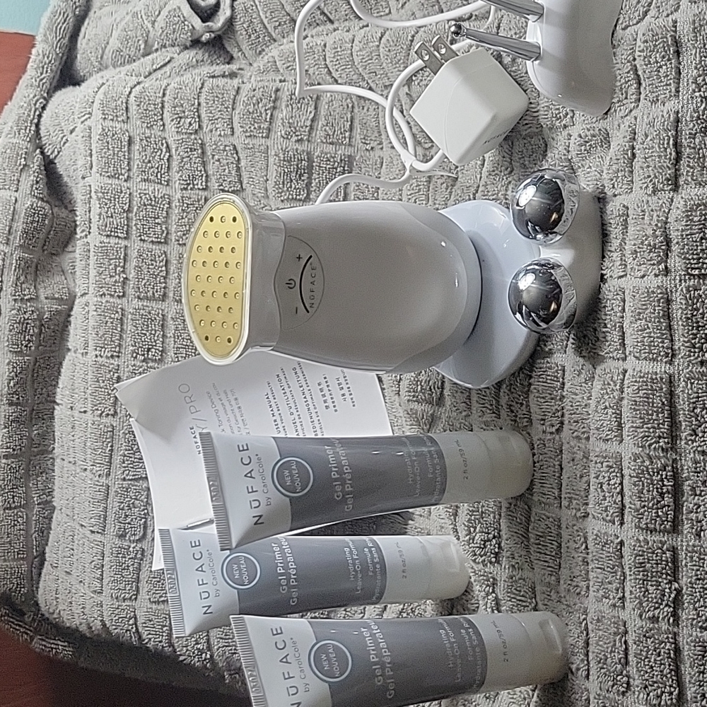 Nuface Trinity w/wrinkle reducer attachment